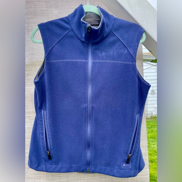 REI Jackets & Blazers - REI Women’s Periwinkle Fleece Vest Size L